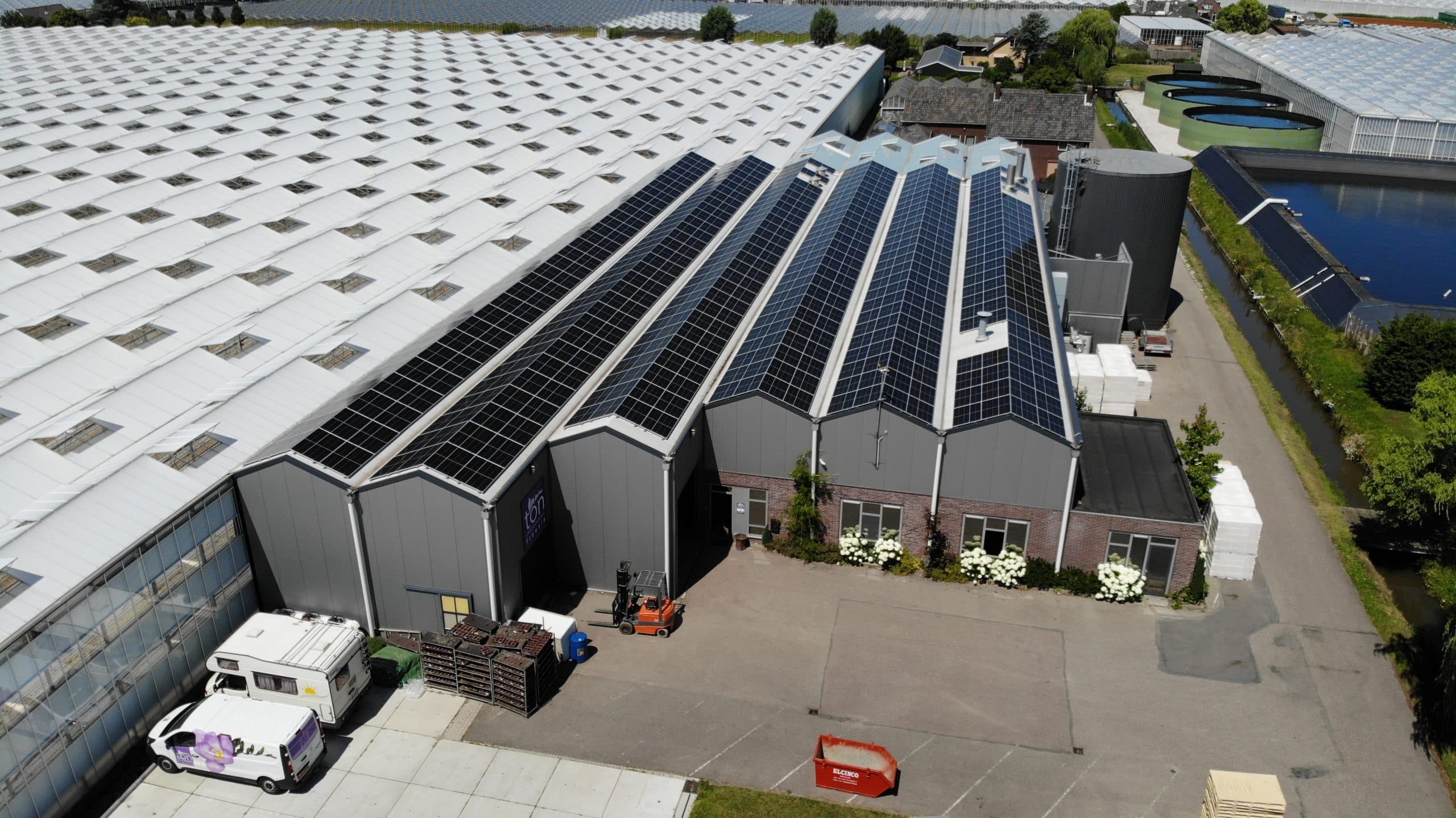 Aiko NEOSTAR solar panels